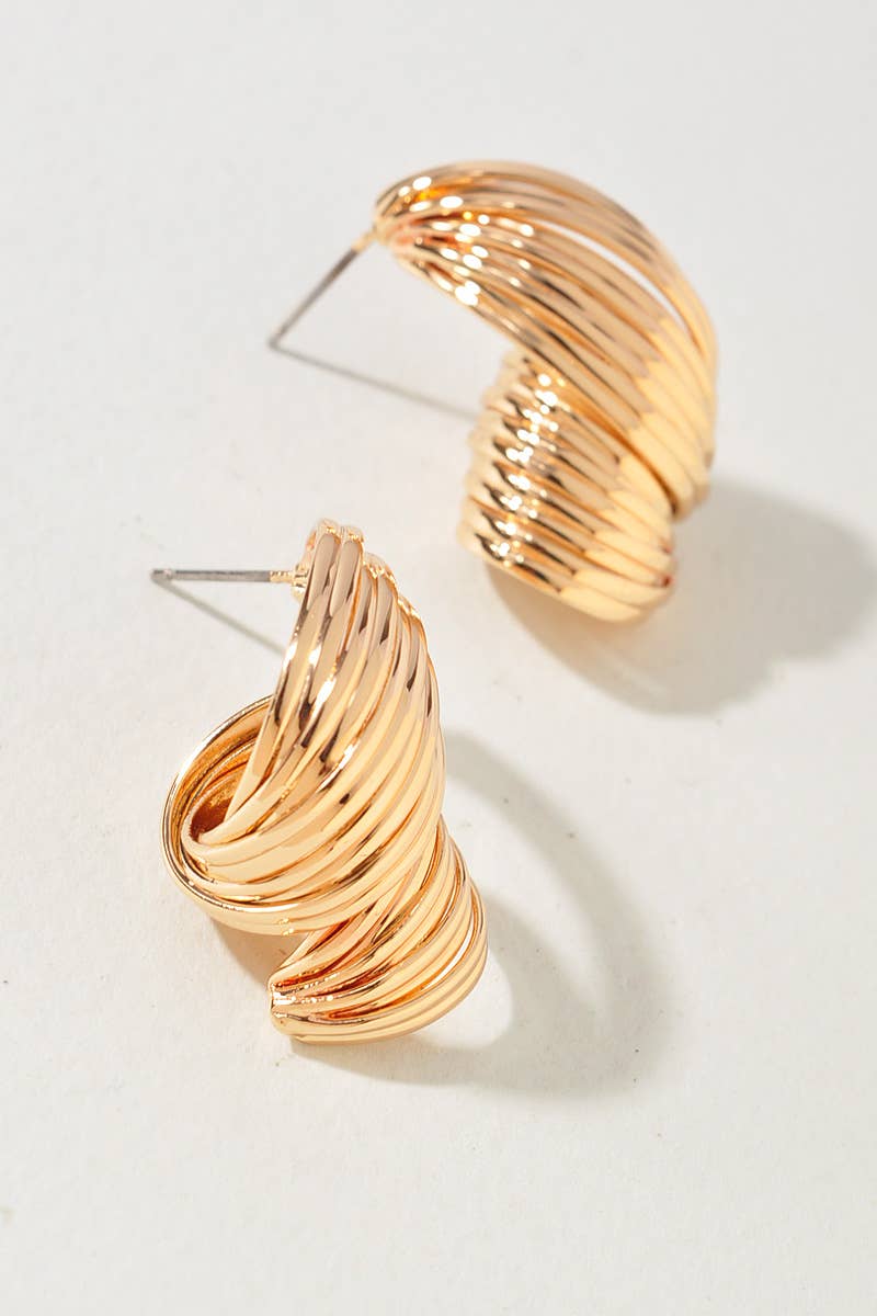 RIBBED METAL STATEMENT STUD EARRINGS