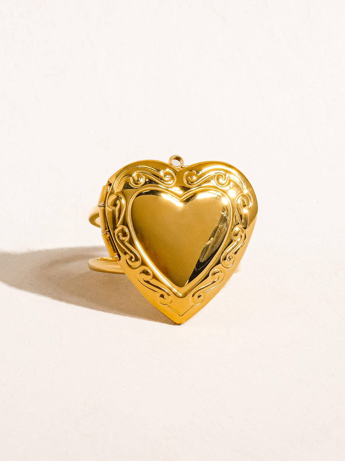Sefina 18K Locket Heart Ring