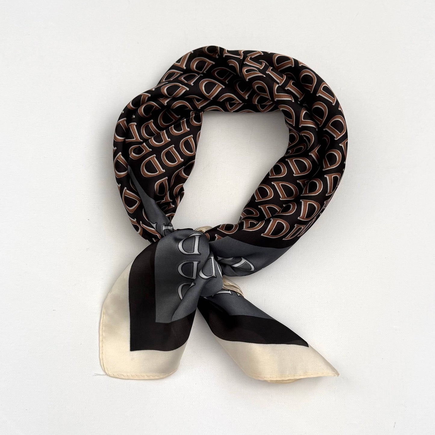 Elegant Scarf Letter Print